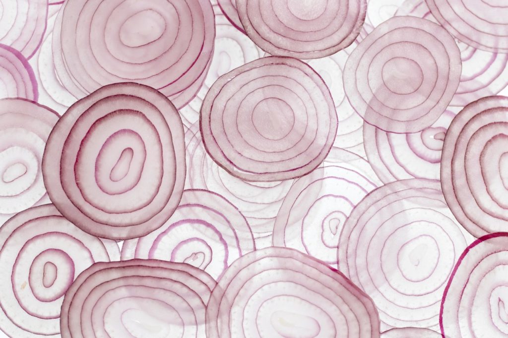 sliced onions